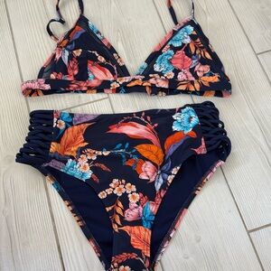 Bathing suit with great colors adorable